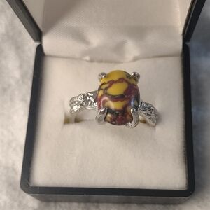 New women's size 8.5 yellow and red ring